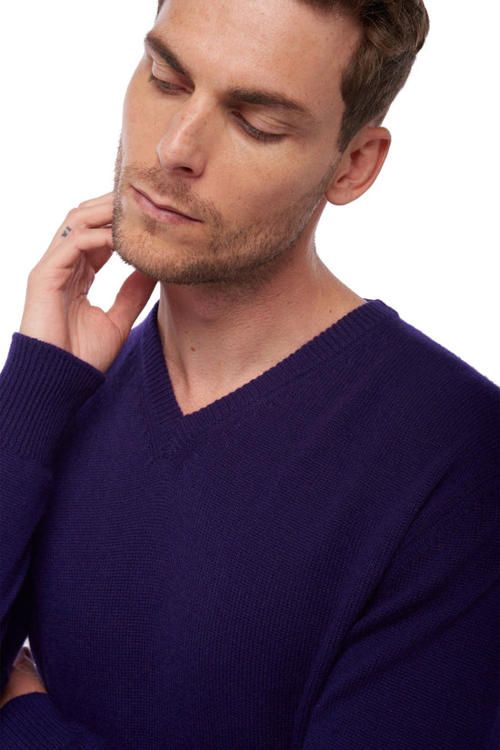 V-neck jumpers