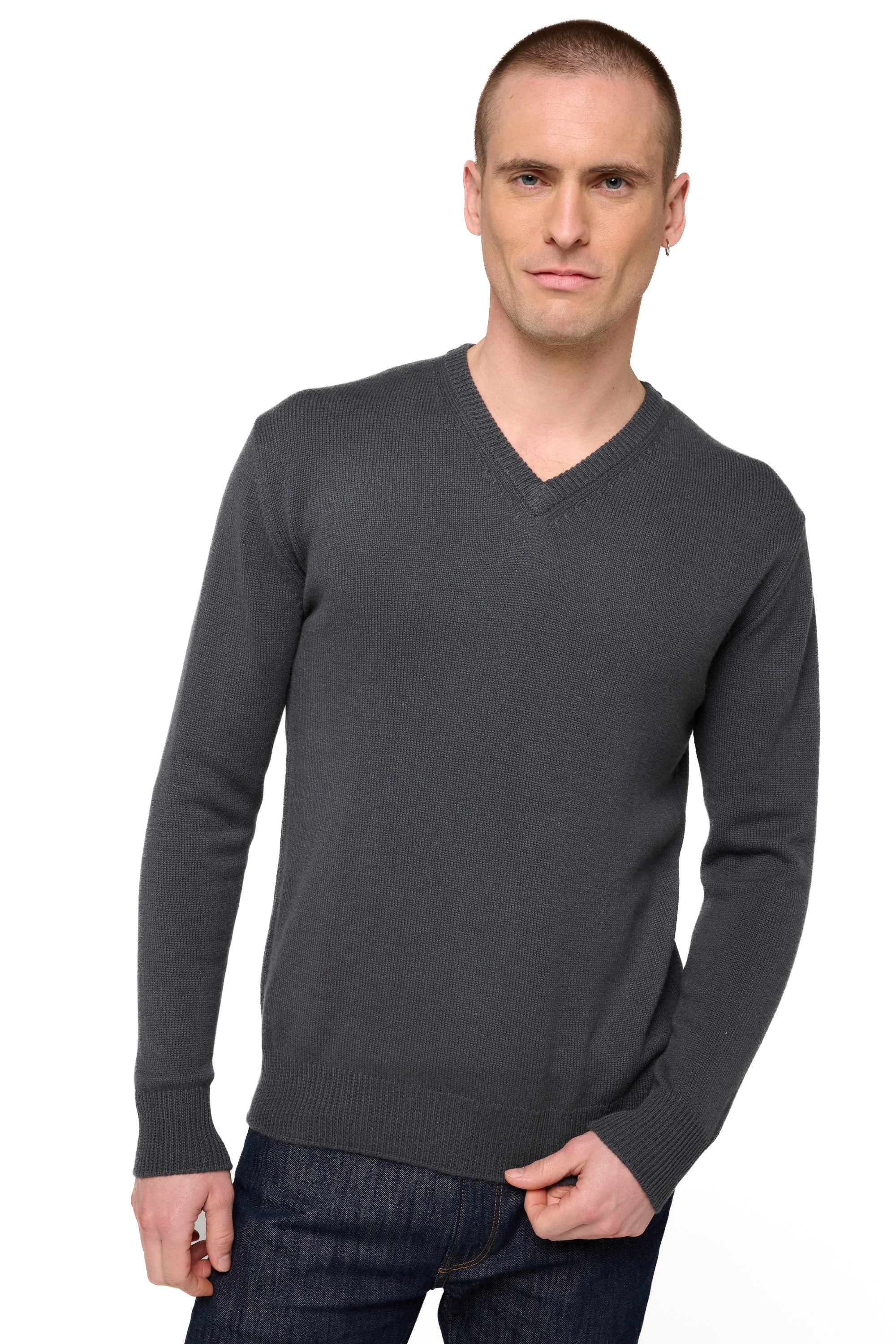 Cashmere jumper, 100% Cashmere, men, V-neck, straight cut, long sleeves, standard / 2 and 4 ply, standard knit, Mahogany