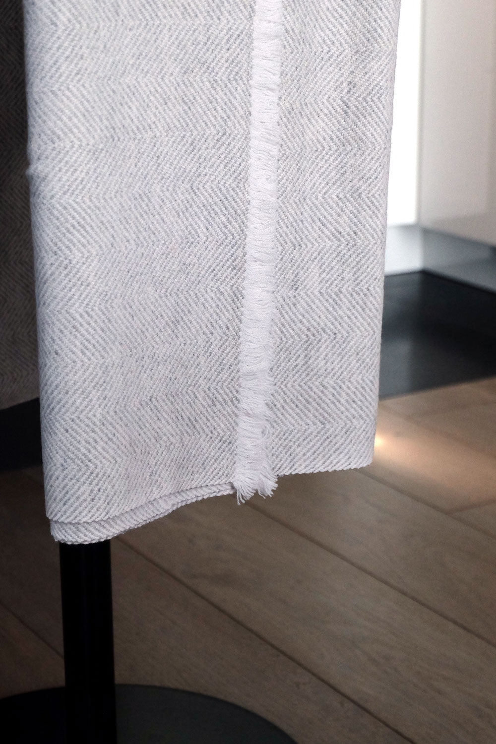 Erable 130 x 190 in mixed cashmere - off-white / heather flannel - Mahogany