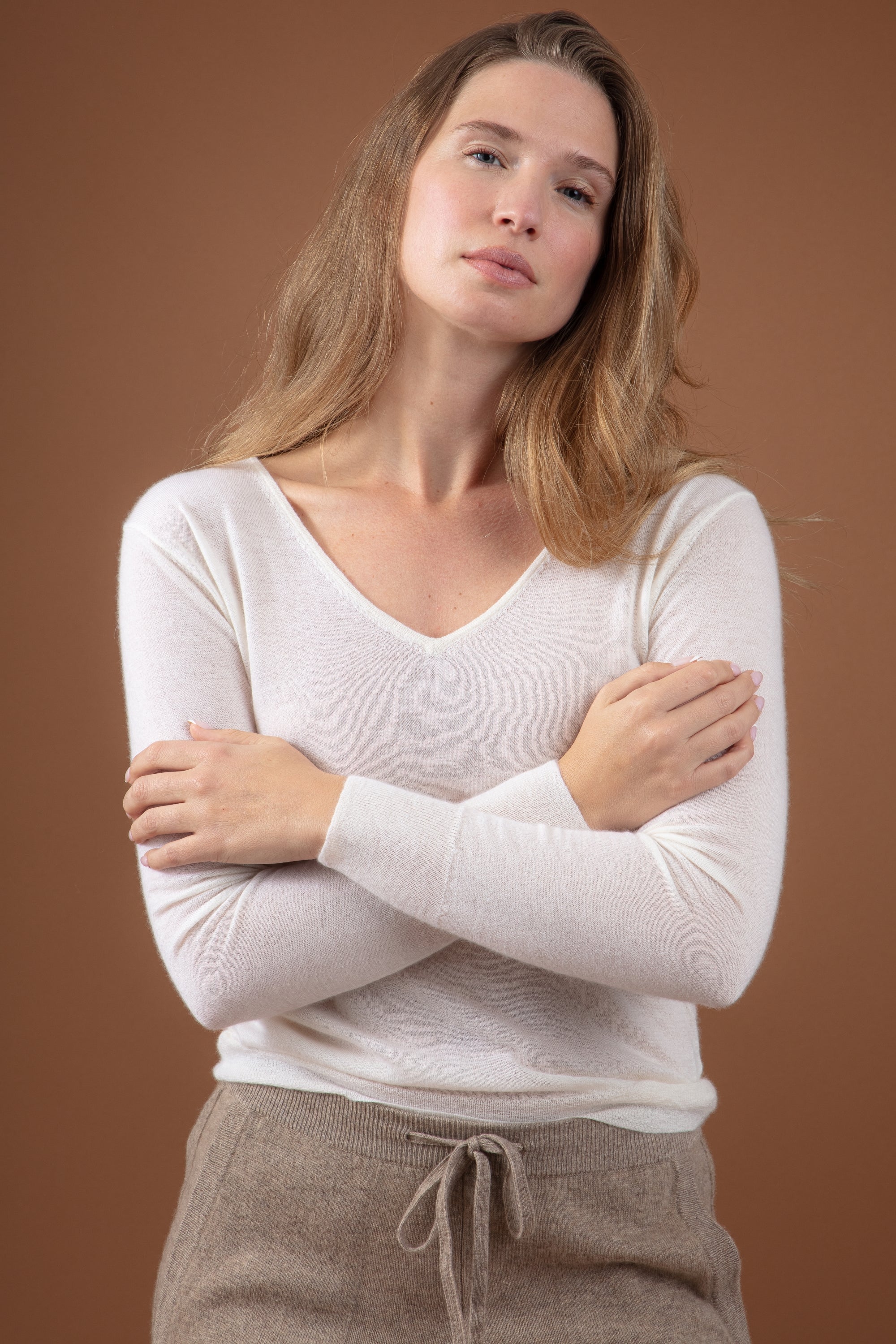 Picchu women's cashmere down jumper - off-white - Mahogany