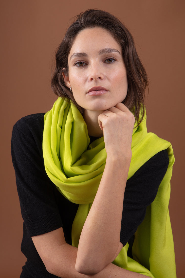 Adèle in mixed cashmere and silk - sparkling green - Mahogany