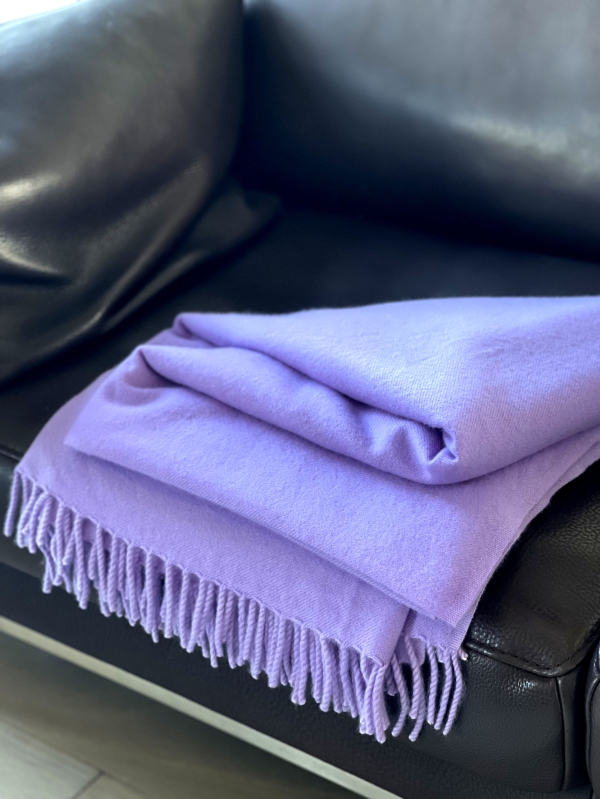 Cashmere accessories cocooning frisbi 147 x 203 paisley purple 147 x 203 cm